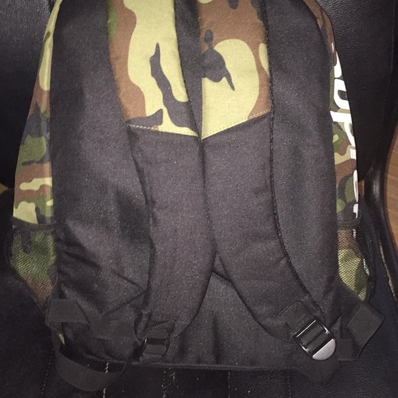 Camo Supreme backpack - Picture 3 of 5